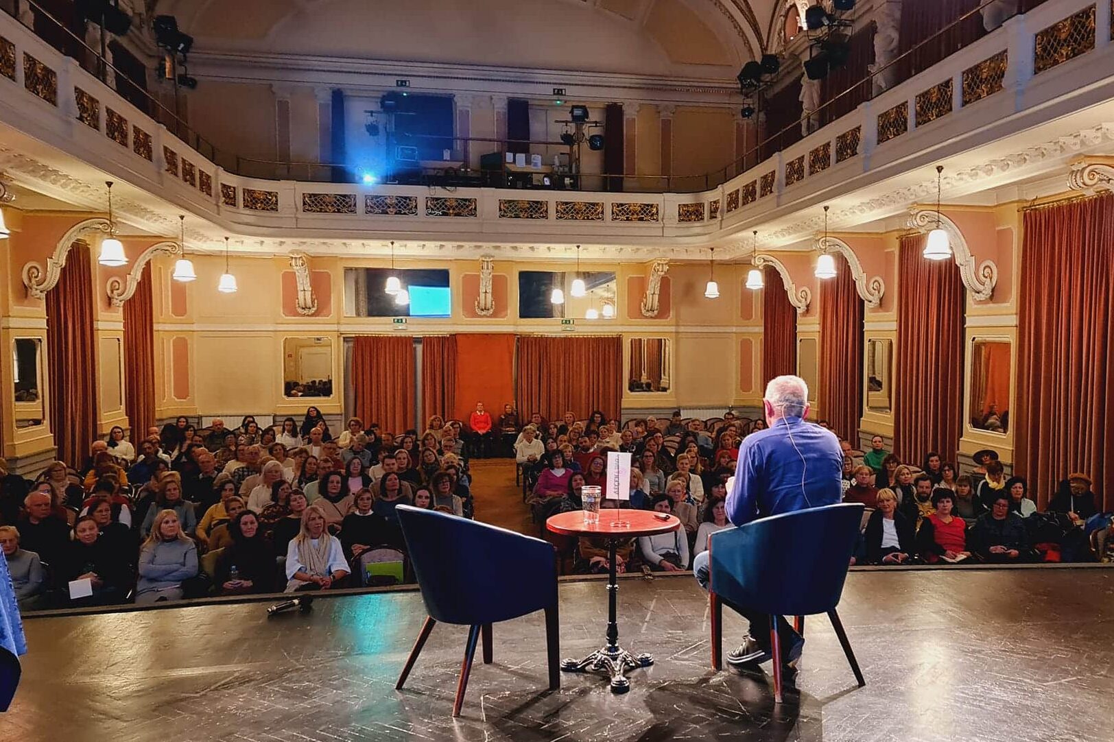 Večer v živo | foto https://www.facebook.com/vecervzivo Večer v živo | foto https://www.facebook.com/vecervzivo