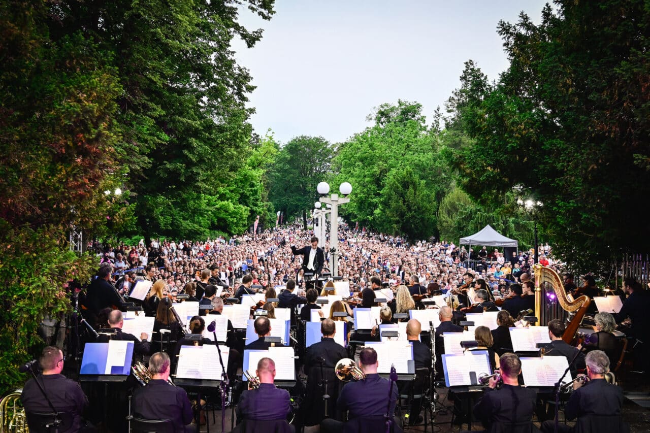 Operna noč v mestnem parku