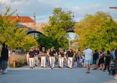 Povorka Pihalnega orkestra Pošta Maribor | Festival Lent | foto Žan Osim | 20. 6. 2025