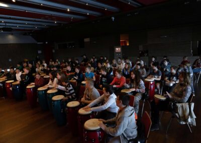 ZABOBNAJ ZGODBO O DREVESU Zasnova, scenarij: Franci Krevh Glasba: Miloš Simić Režija: Kajetan Čop Cankarjev dom, marec 2022