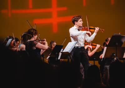 Godalni orkester Poletne glasbene šole, Mark Lev Krajnc, Filip Runjak | Salon glasbenih umetnikov | Festival Lent | foto Žan Osim | 25. 6. 2025