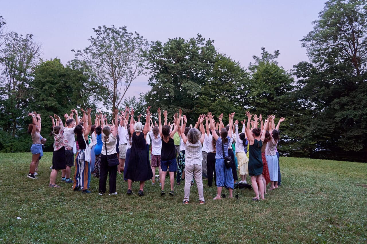 Poletni Art kamp • Planetarni ples: Obstoj