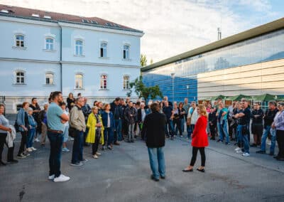 Vodeni ogled skozi stavbo nekdanje kaznilnice | Festival Maribor | foto Žan Osim | 17. 9. 2025