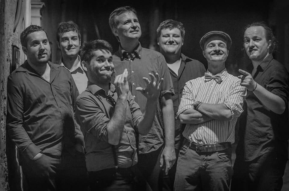 The SwingTones 15 let