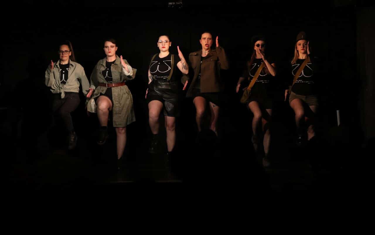 ZIZ kabaret: Nageljn si láhko zatlačiš veš kam, ne?