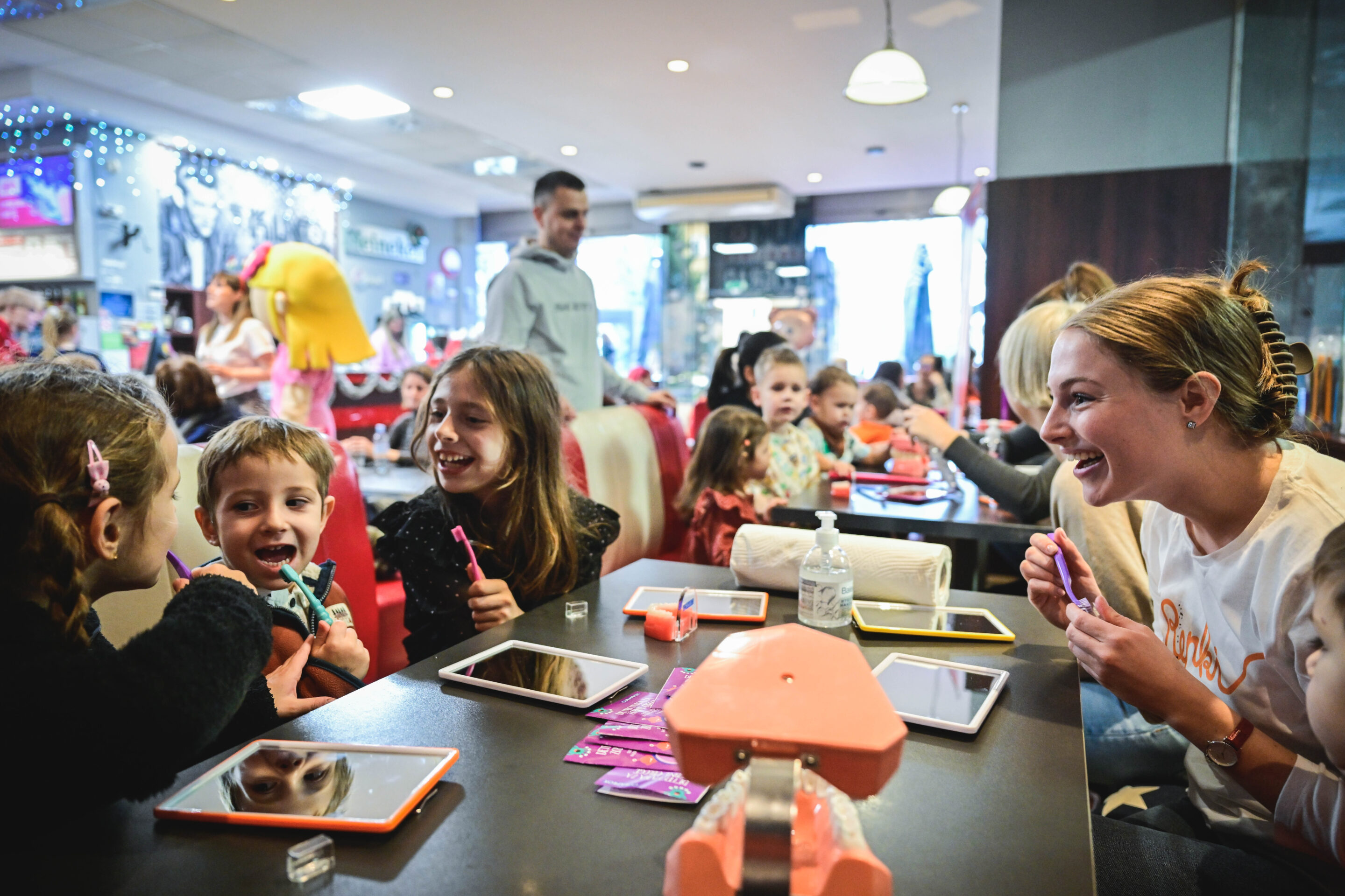 Vilinska Curaprox delavnica – ščetkalnica