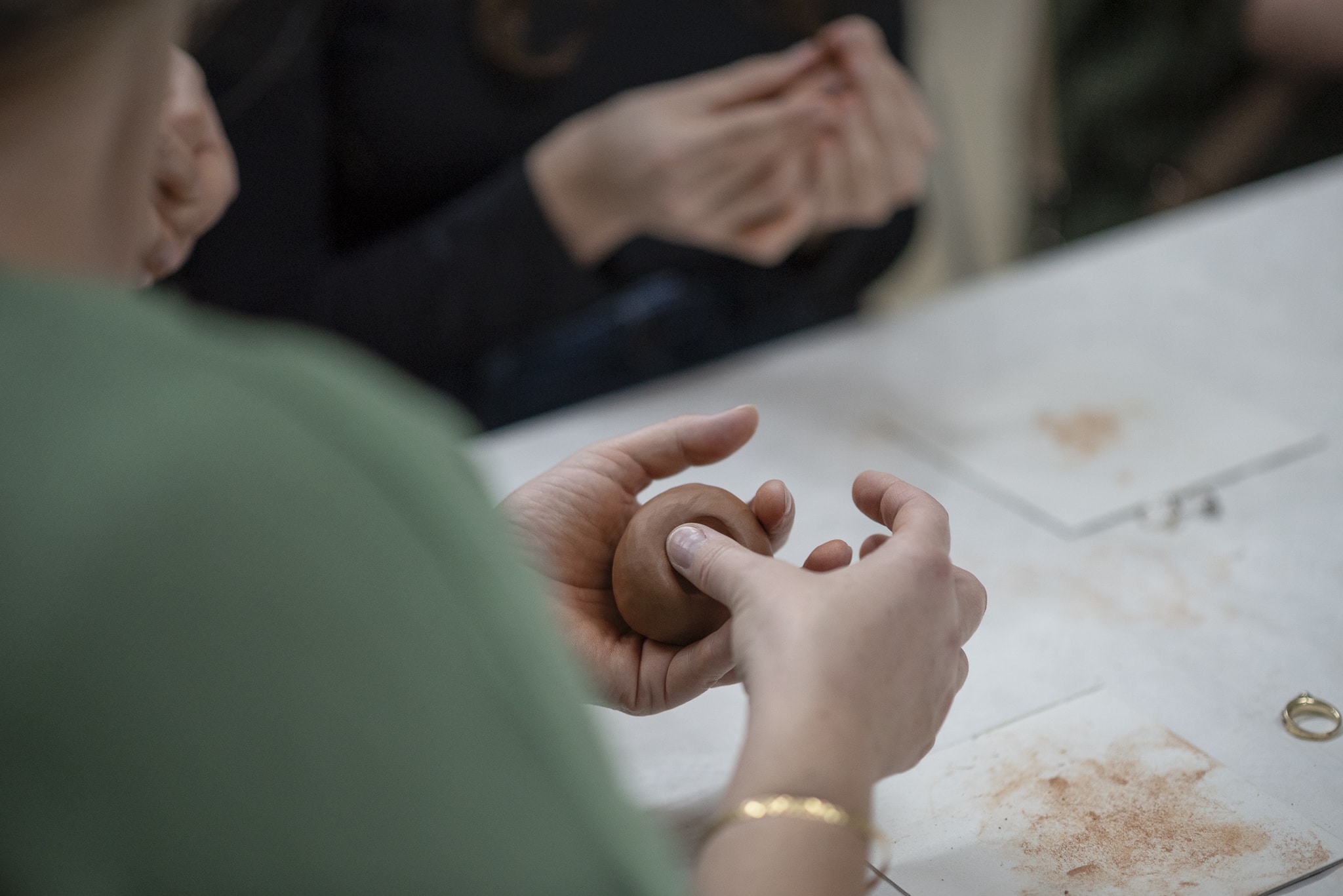 Križec-krožec v glini z Anjo Kozel