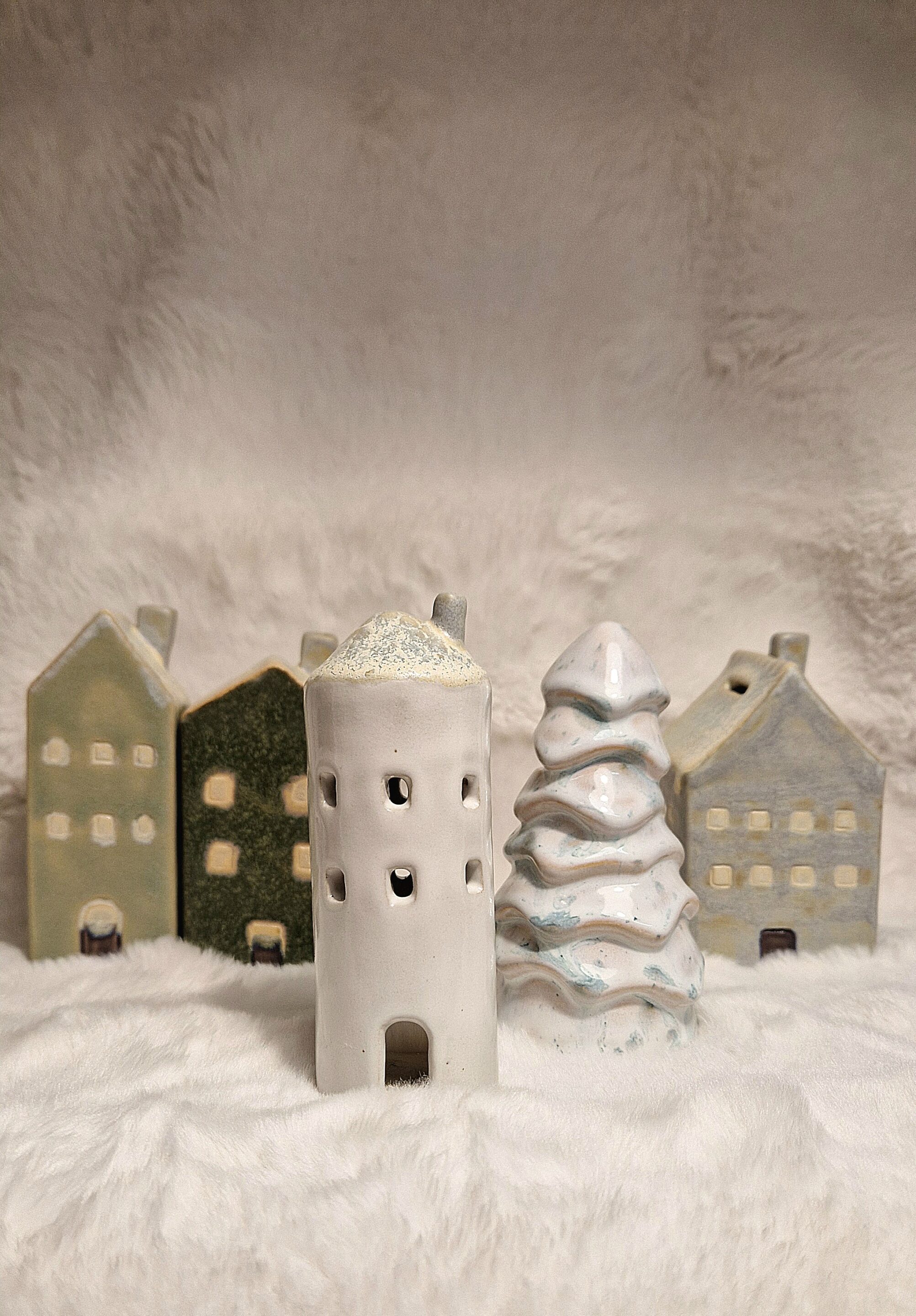 Mala glinena vas z Anjo Kozel