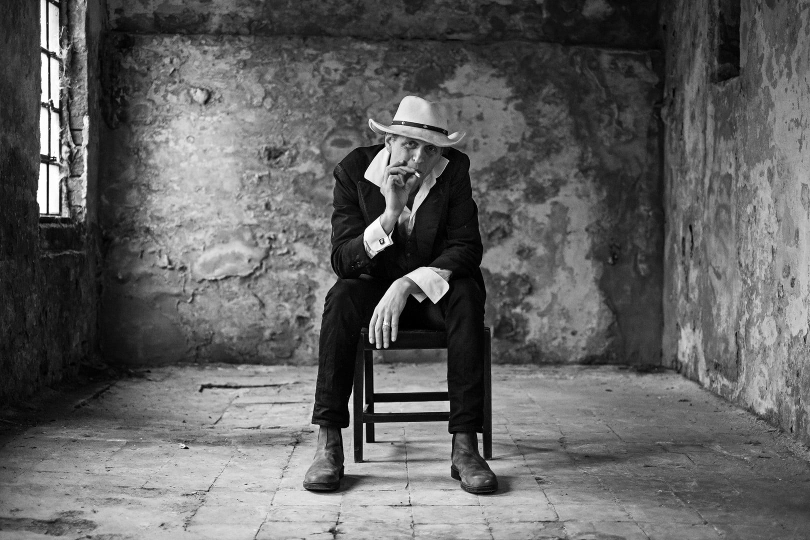 Mäkkelä | folk noir v Vetrinjcu
