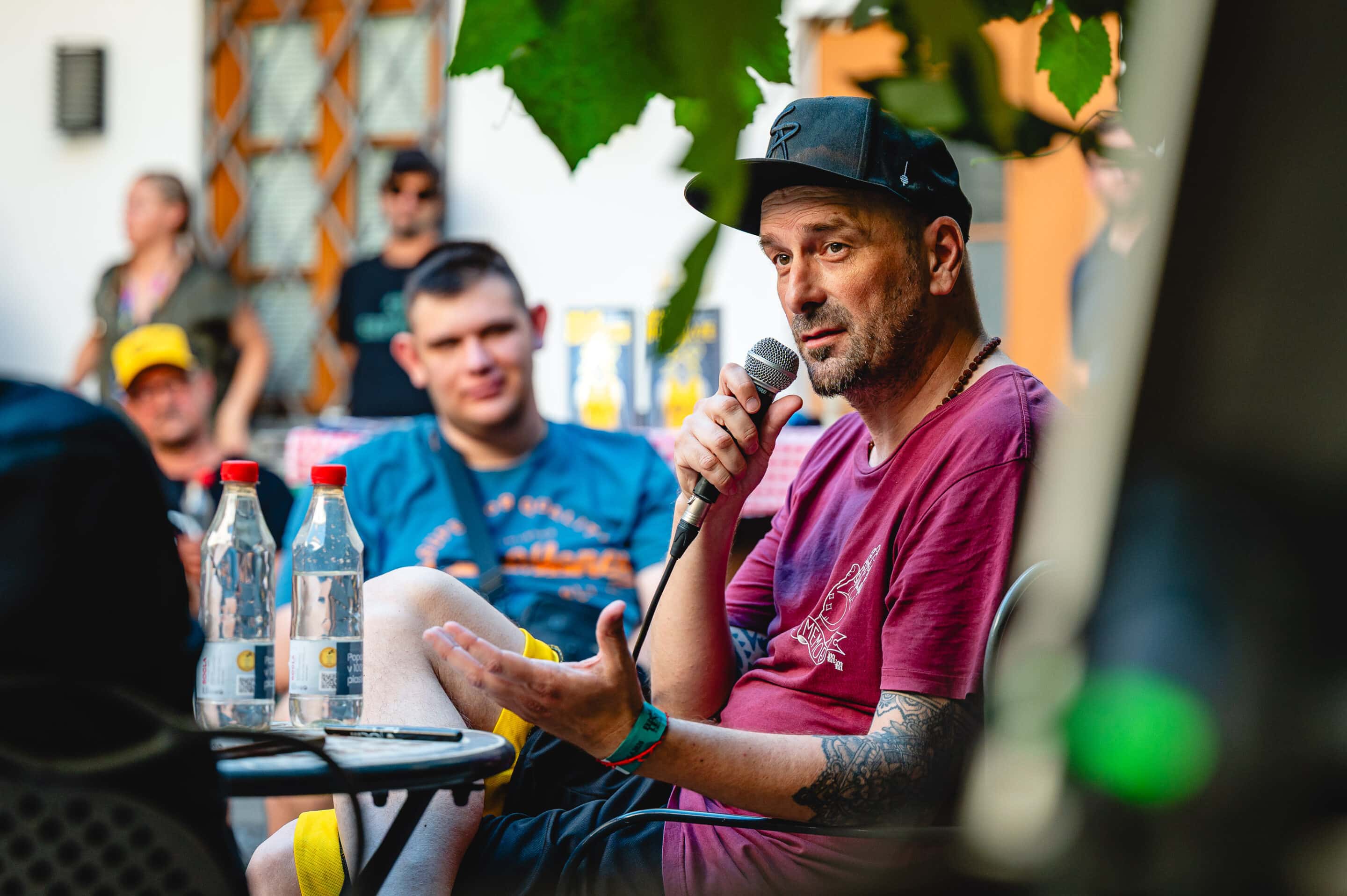 Brano Jakubović: Moje Dubioze | Živa dvorišča | Festival Lent | foto Žan Osim | 26. 6. 2026 Brano Jakubović: Moje Dubioze | Živa dvorišča | Festival Lent | foto Žan Osim | 26. 6. 2026