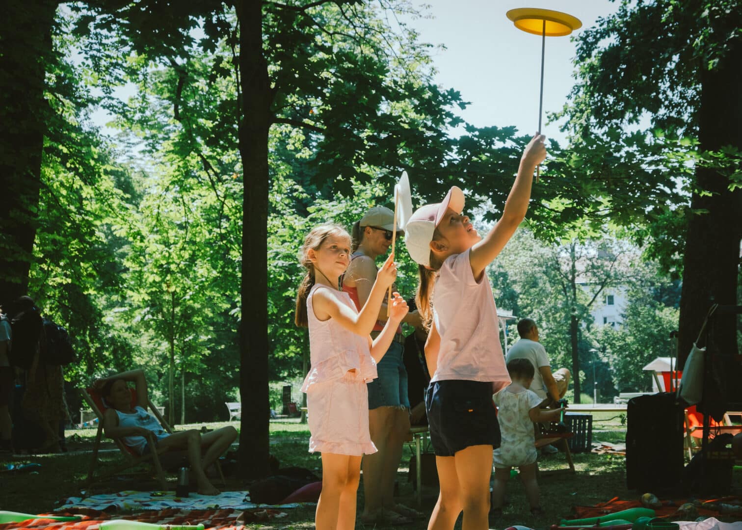 Poletni Art kamp • V ~ DIH ~ IZ ~ DIH ~ OD ~ DIH