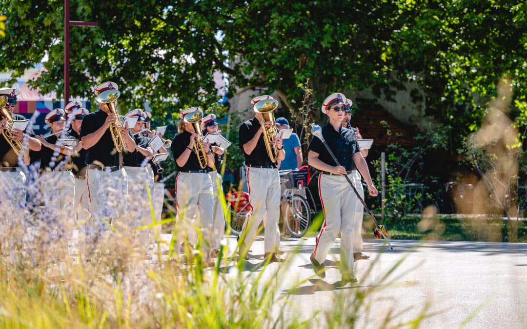 Povorka Pihalnega orkestra Pošta Maribor | Festival Lent | foto Žan Osim | 4. 7. 2026