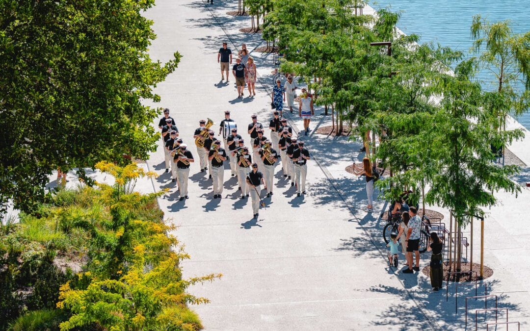 Povorka Pihalnega orkestra Pošta Maribor | Festival Lent | foto Žan Osim | 4. 7. 2026