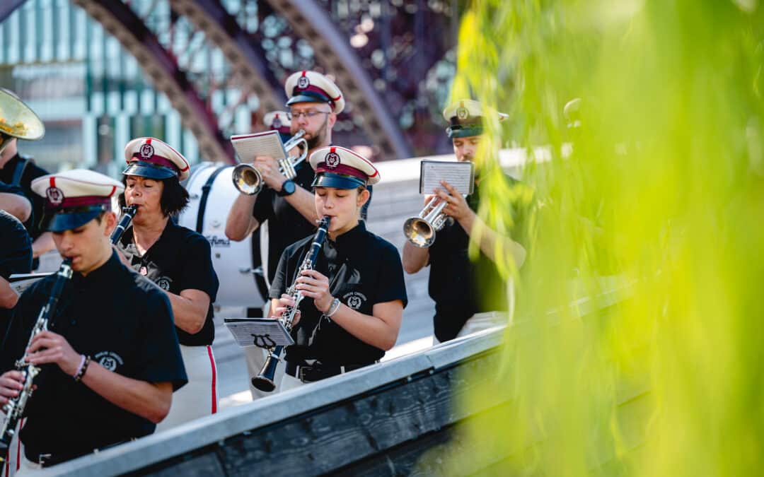 Povorka Pihalnega orkestra Pošta Maribor | Festival Lent | foto Žan Osim | 4. 7. 2026