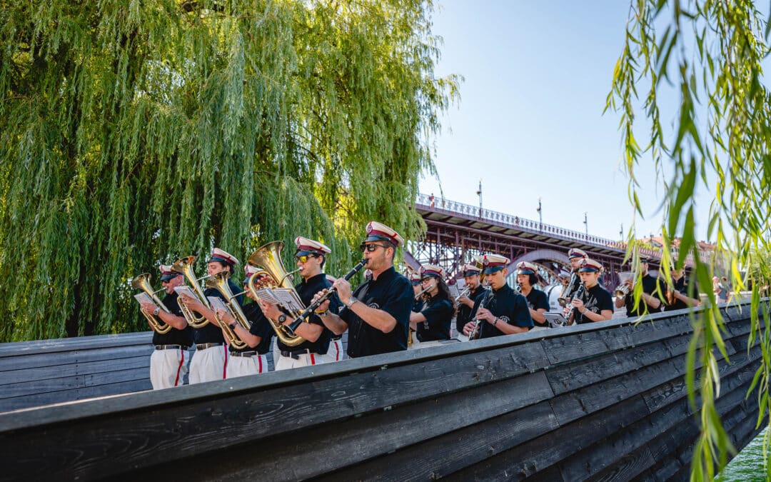 Povorka Pihalnega orkestra Pošta Maribor | Festival Lent | foto Žan Osim | 4. 7. 2026