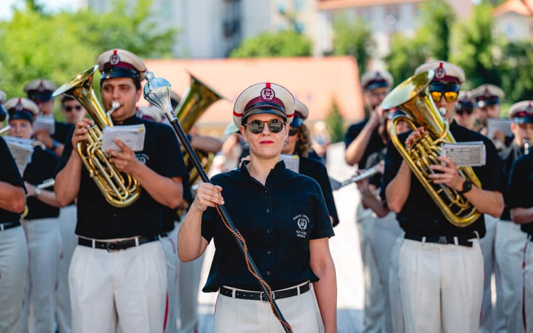 Povorka Pihalnega orkestra Pošta Maribor | Festival Lent | foto Žan Osim | 4. 7. 2026