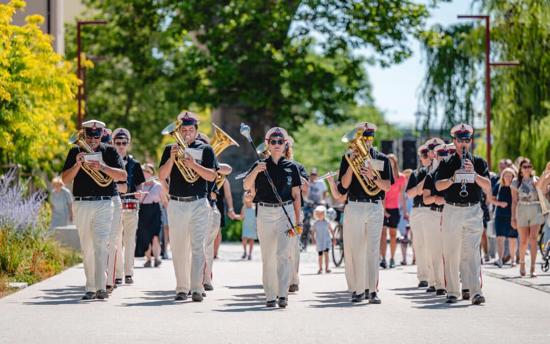 Povorka Pihalnega orkestra Pošta Maribor | Festival Lent | foto Žan Osim | 4. 7. 2026