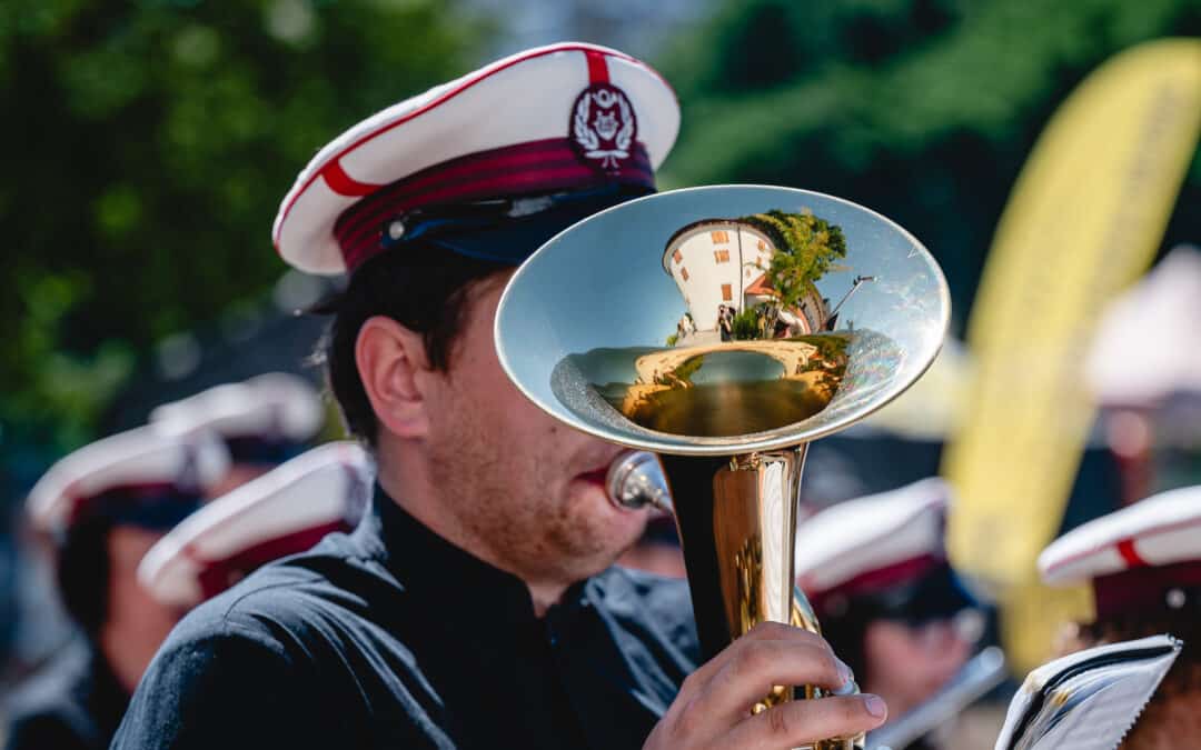 Povorka Pihalnega orkestra Pošta Maribor | Festival Lent | foto Žan Osim | 4. 7. 2026